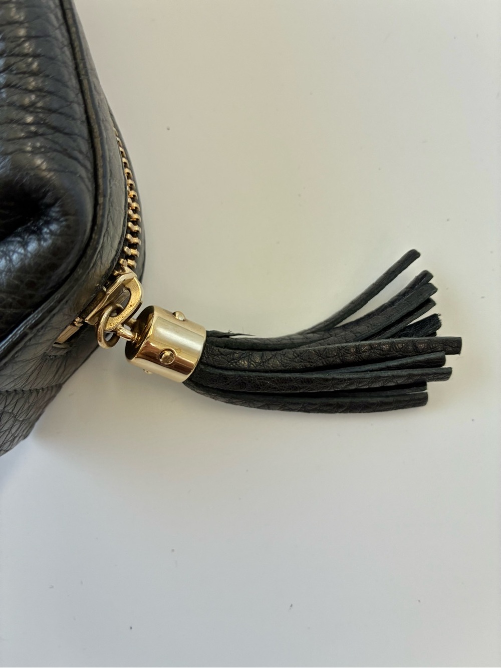 Gucci Soho Black Leather Mini Pouch Cosmetic Bag Tassel Logo Compact - Picture 10 of 10